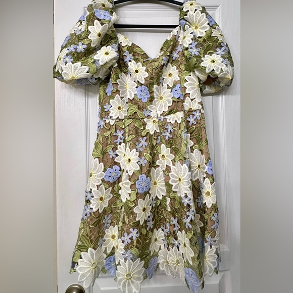 Elliatt Flora Lace Mini Dress in Green - Picture 3 of 5